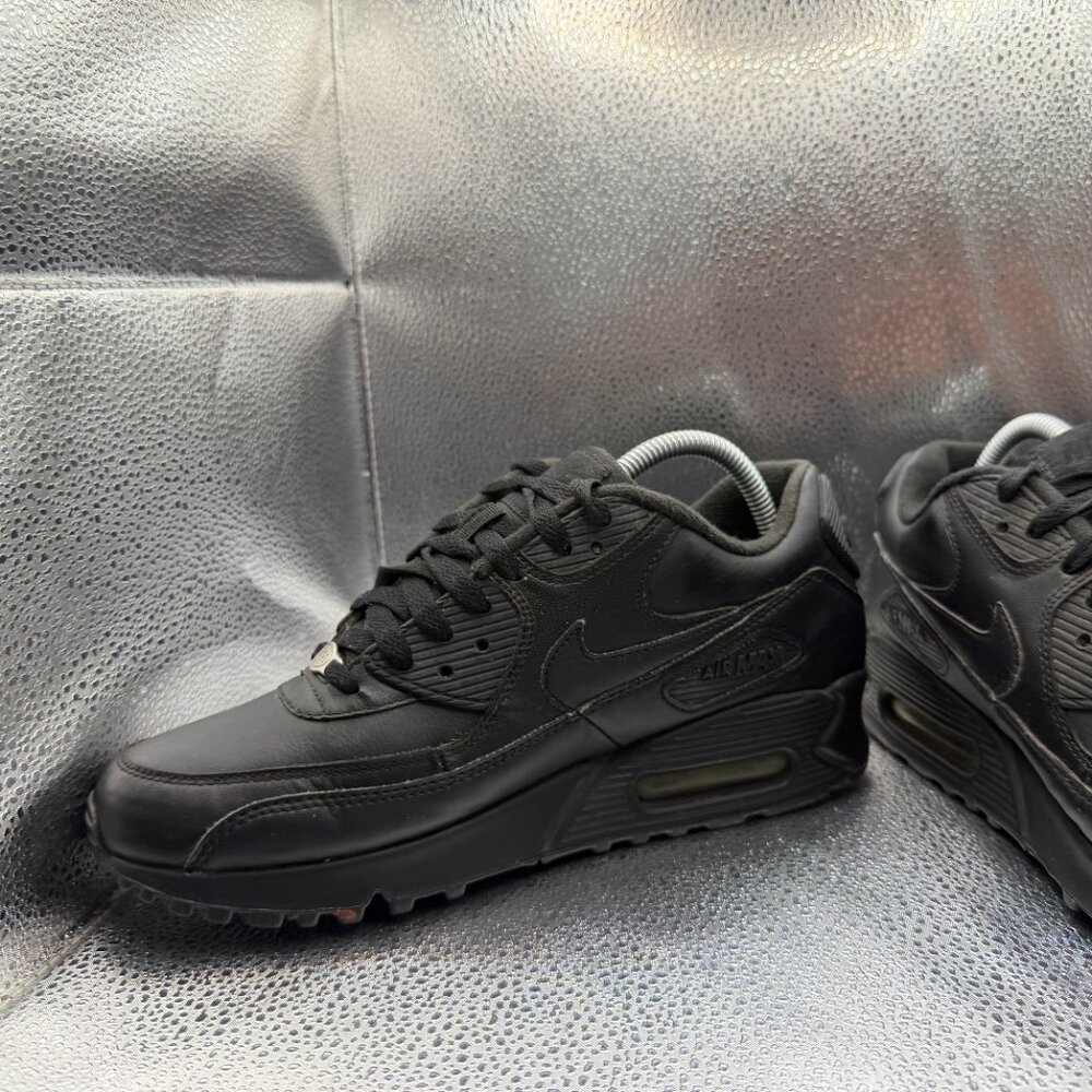 Size 8 Nike Air Max 90 Black Leather Essential Mens Athletic Sneakers 302519-001 - Picture 4 of 10